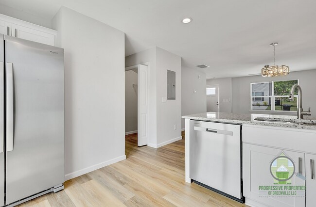 Photo - 4 Wofford Rd