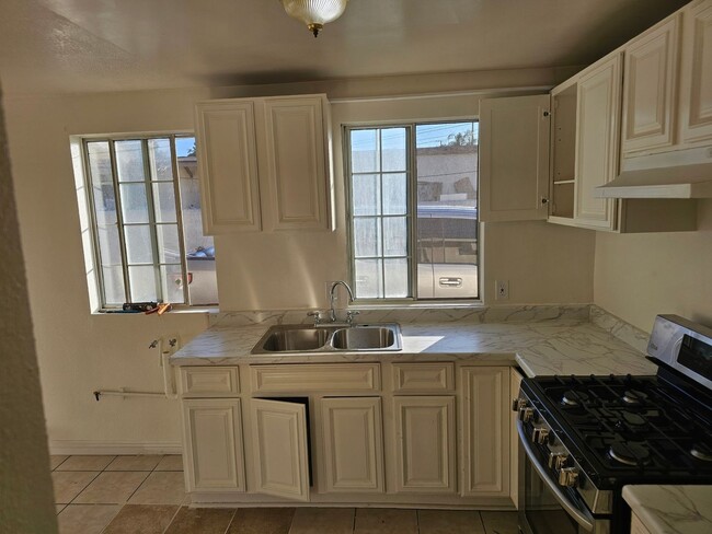 Photo - Charming 3BR Condo in Fontana