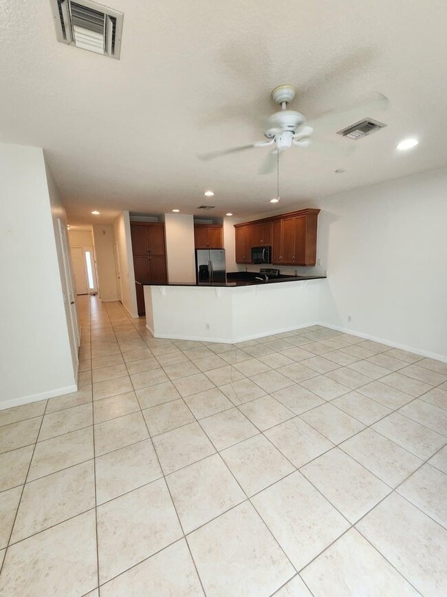 Photo - 460 Marbella Dr Unit 460