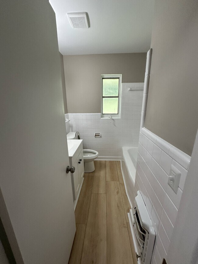 Photo - 511 Pinehill Rd