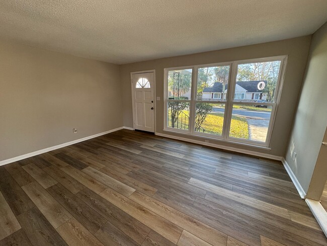 Photo - 2052 E 42nd St