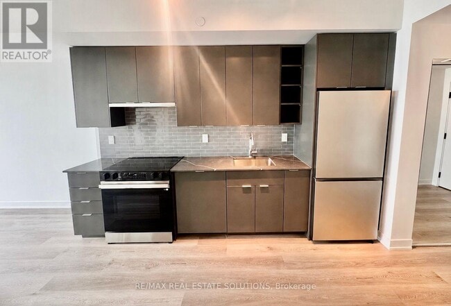 Photo - 2075 Lakeshore Rd. Unit 905