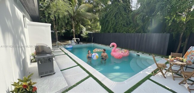 Photo - 12800 NE 12th Ave Unidad 2