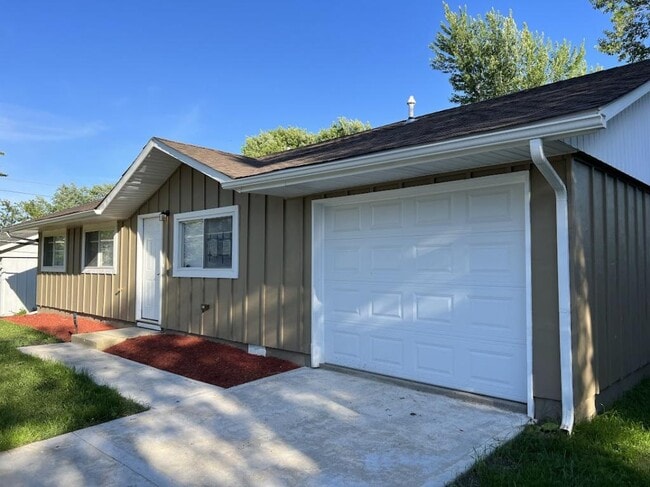 Photo - 703 Yates Ave