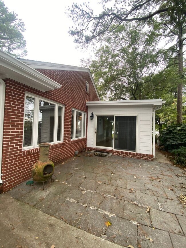 Photo - Beautiful 3 BR/2.5 BA Waterfront Home on Trent River!