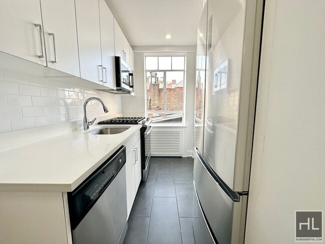 Photo - FIFTH AVENUE Unit 3E