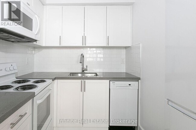 Photo - 55 Isabella St Unit 607
