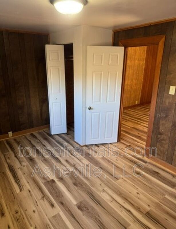 Photo - 418 Old Buckeye Cove Rd