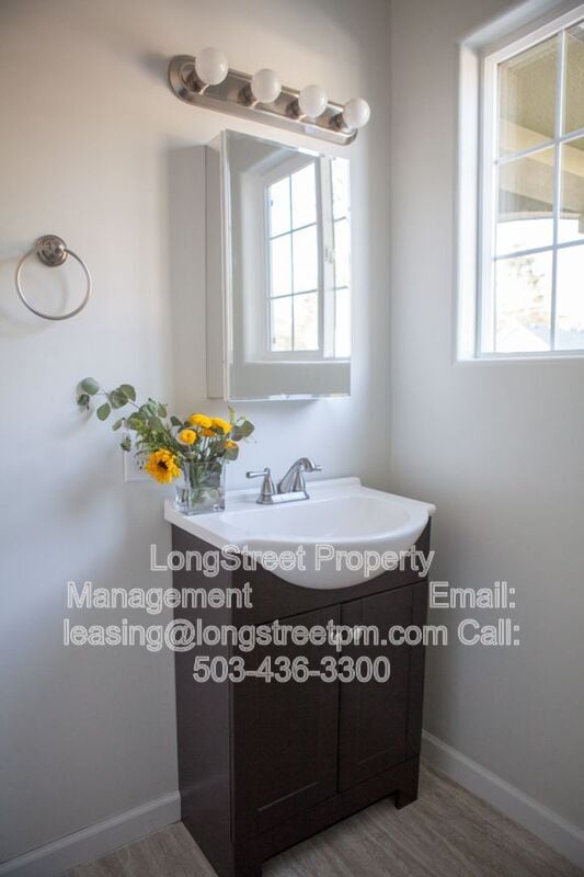 Photo - 4848 SE Bybee Blvd