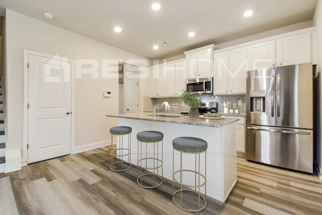 Photo - 179 Meadowmark Dr