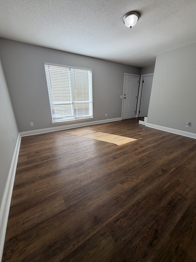 Photo - 6701 Indus Way