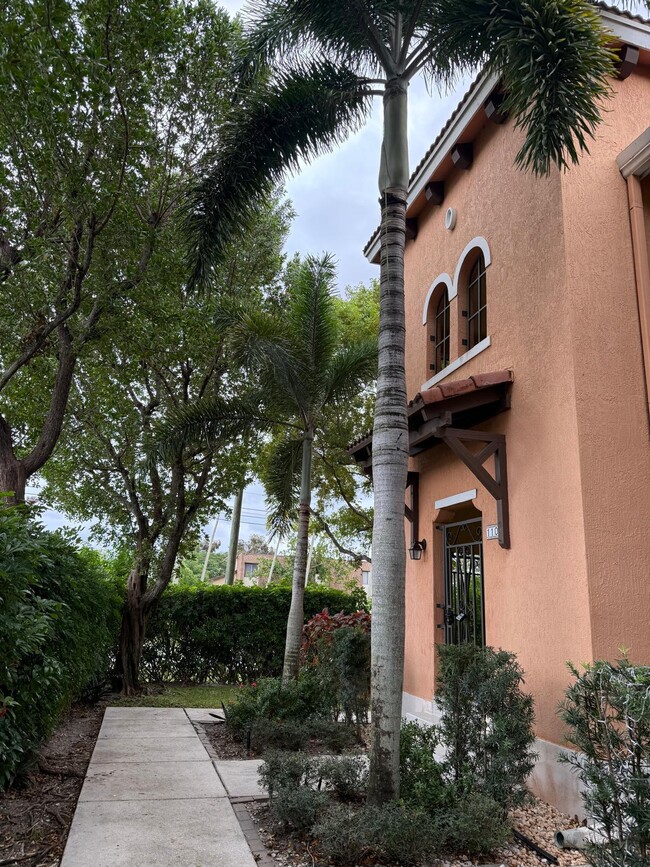 Photo - 3569 Forest Hill Blvd Unit 110