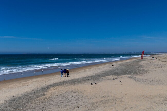 Photo - Beautiful 2BR with Parking ~ JUST 1.5 MILE... Unit B