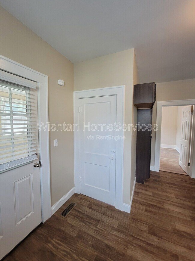 Photo - 333 W Murray St