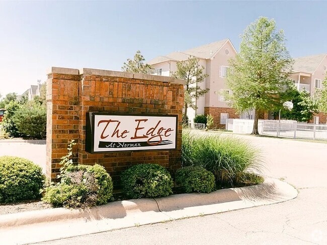 Building Photo - 2200 Classen Blvd Unit 12122 Rental