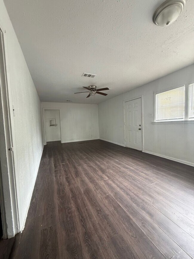 Photo - 913 W Kern Rd Unidad 915 KERN AVE