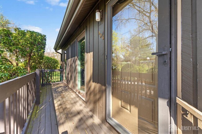 Photo - 496 Westgate Dr