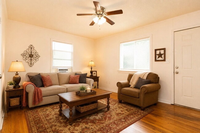 Photo - 100 James St Unit B
