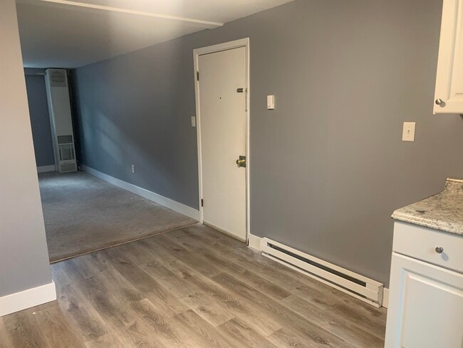 Photo - 354 Main St Unit 3