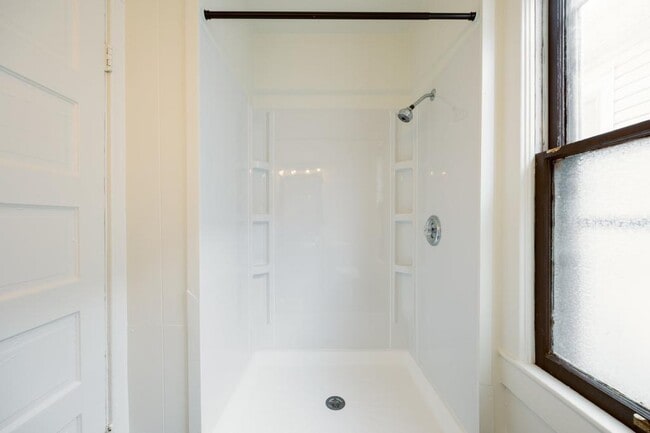 Photo - 218 1/2 W 7th