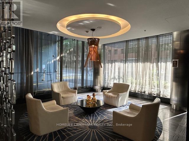 Photo - 28 Ted Rogers Way Unité 703