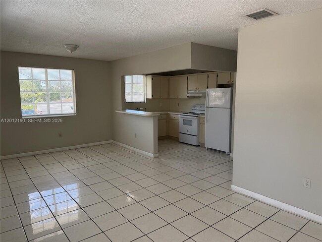 Photo - 837 SE 8th Ct Unidad 2