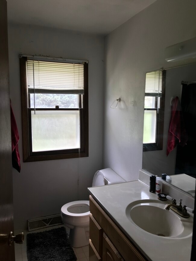 Bath - 631 Harrison St