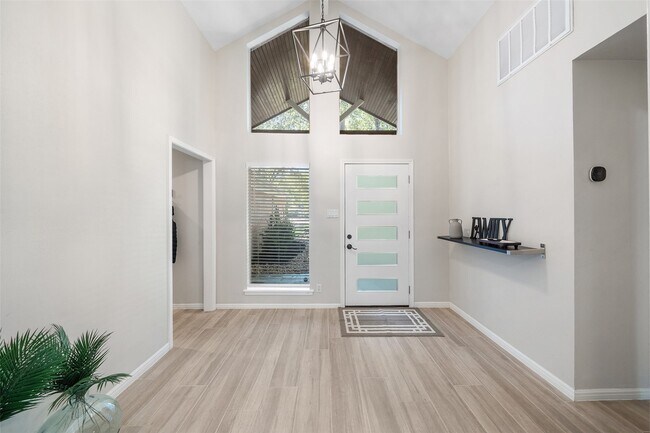 Photo - 1912 Foxtail Pl