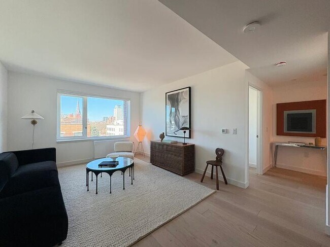 Building Photo - 1 bedroom in LONG ISLAND CITY NY 11101 Unit 0815