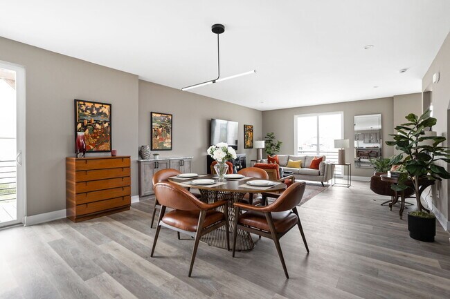 Photo - 322 N Summit St