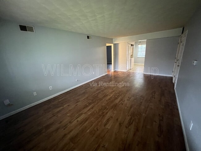 Photo - 1316 Millerwood Dr Unidad 3