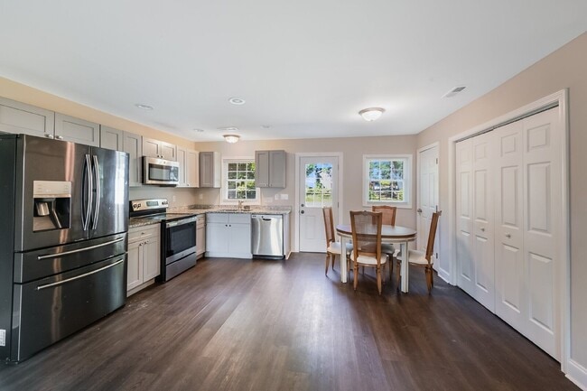 Photo - 912 Joyner St