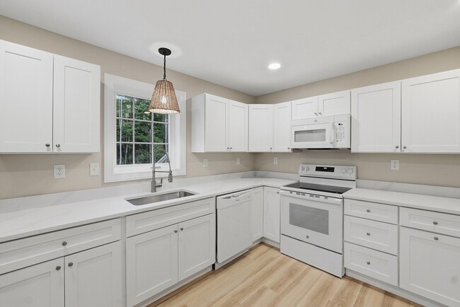 104 Hilltop Dr