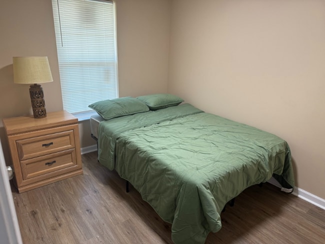 Photo - 1732 Westhaven Ln Unit 1732 B