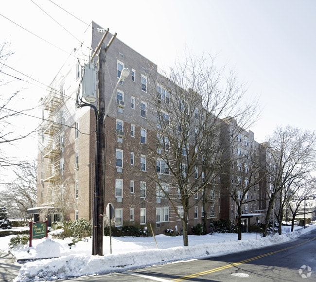 Photo - One Oakridge Owners Inc