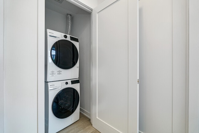 Photo - 2946 Dundas St W Unit 509