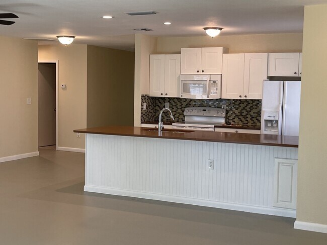 Photo - 6185 Deming Ave