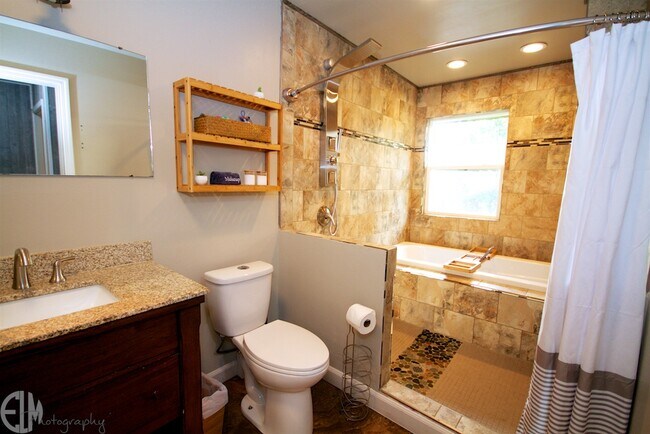 Baño completo - 5540 Four Winds Dr