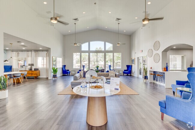 Casa club - Sterling Point Apartment Homes