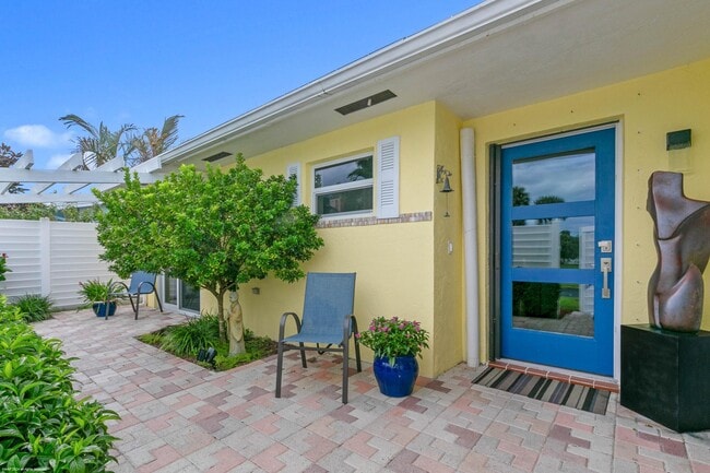 Photo - 208 Sims Creek Dr