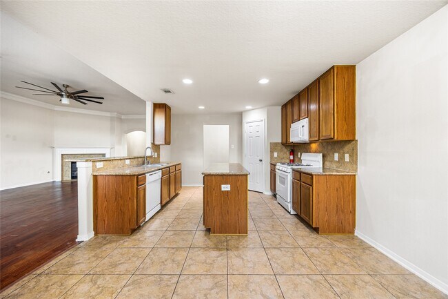 Photo - 15410 Redbud Dale Ct