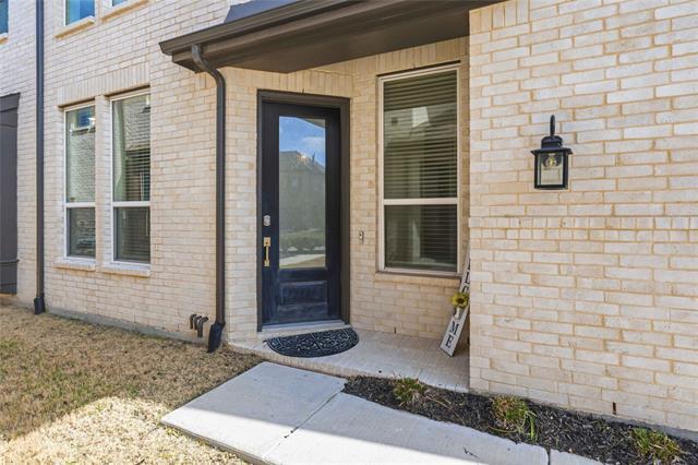 1128 Queensdown Wy
