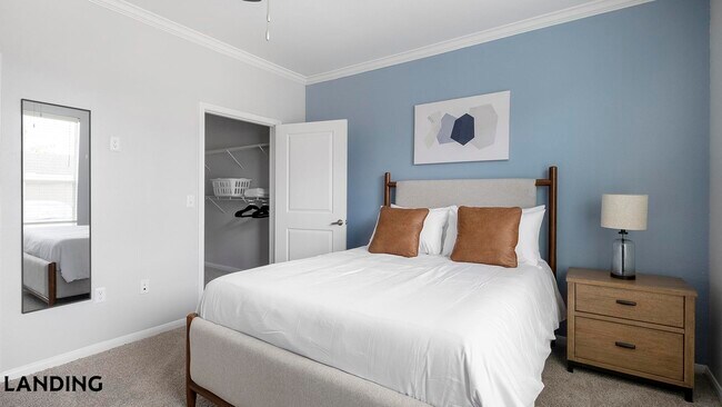Photo - 14807 Woodland Hills Dr Unidad 5102