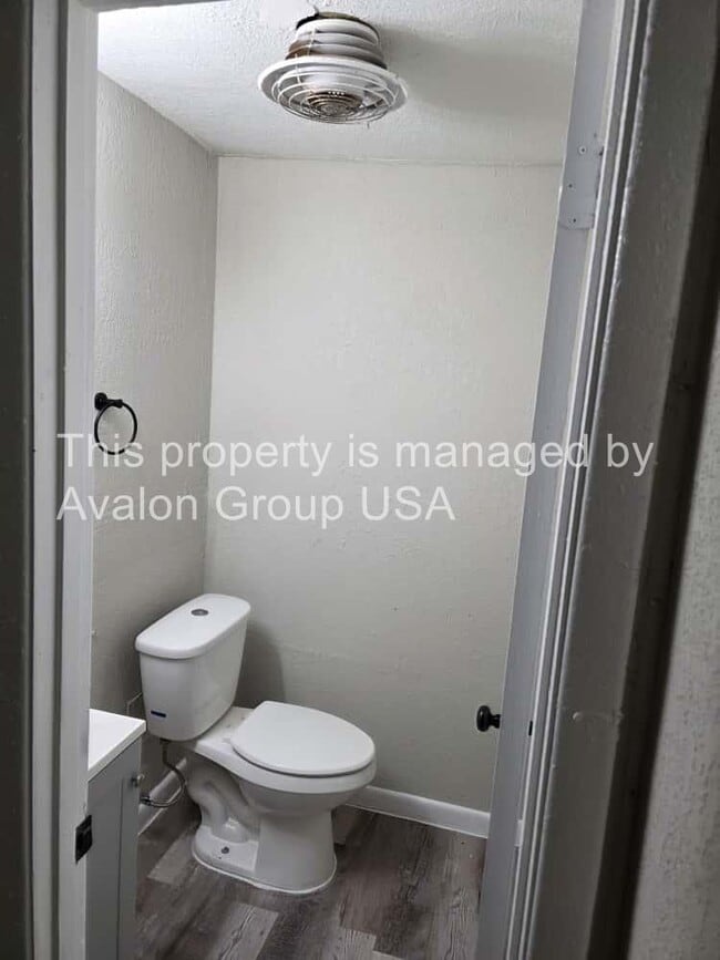 Photo - 3137 Kingston St