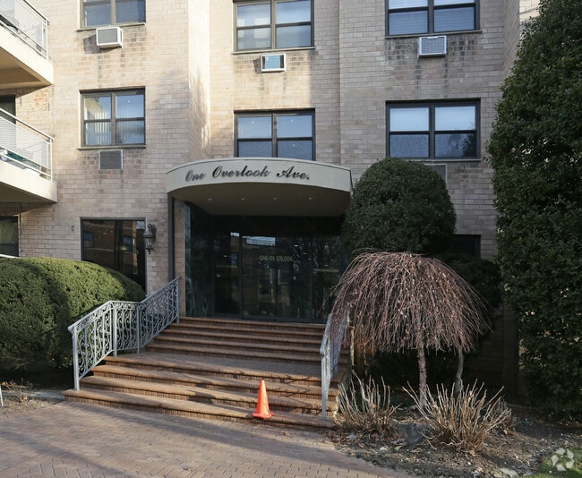 Photo - 1 Overlook Ave