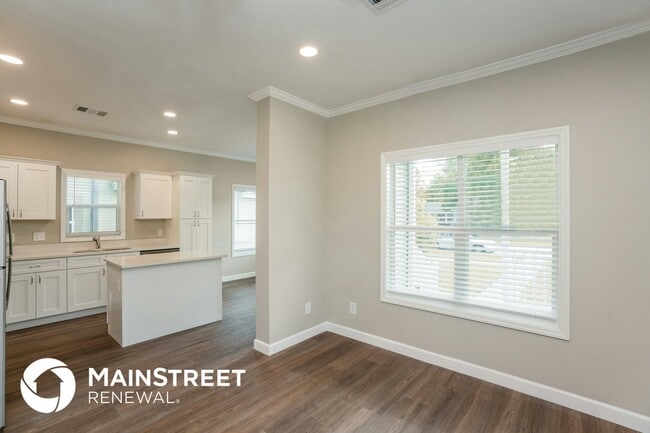 Photo - 1700 45th St S