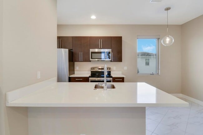 Building Photo - 5029 Grandiflora Rd Rental