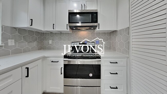 Photo - 6114 N 49th St Townhome
