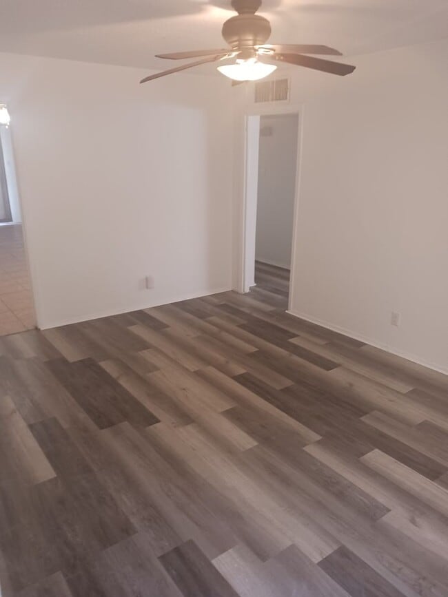 Photo - 282 Mockingbird Ln