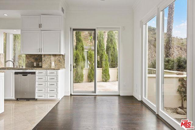 Photo - 1693 Marmont Ave